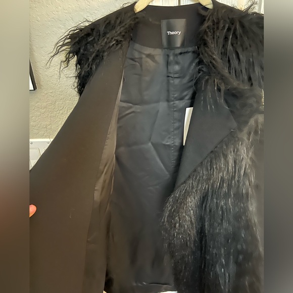 NWT Theory “Cody” sleeveless black faux fur vest size Med - Picture 6 of 8